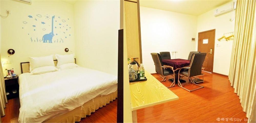 Renli Hotel Chengdu Esterno foto